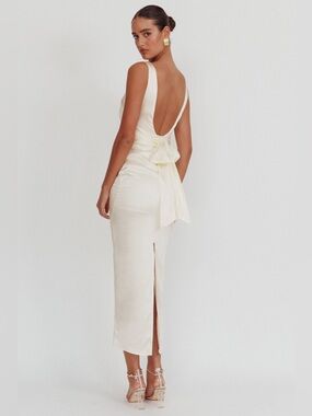 selfie leslie white graduation dress Grad fit, sorted! The 'Nightingale Ruched Mesh Mini Dress' in White will ensure you are ready for your next special event #selfieleslie # graduation #thedebut #graduationdress #newcollection
